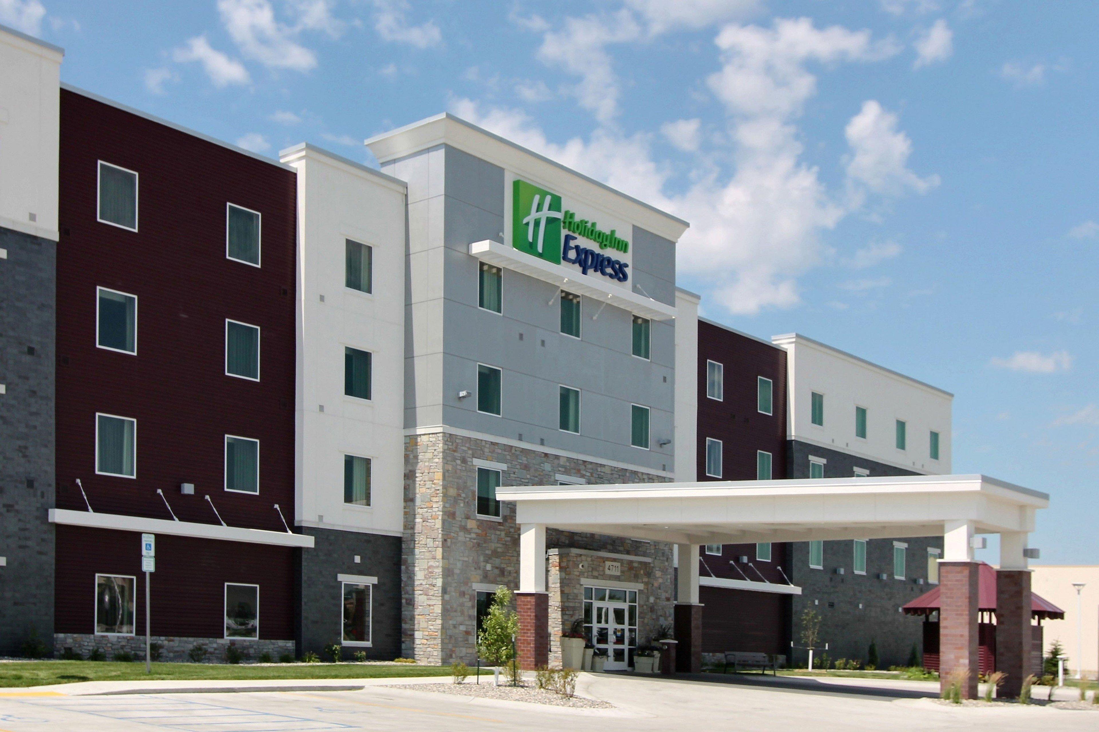 Holiday Inn Express Fargo Sw I94 Medical Center, An Ihg Hotel Exterior foto