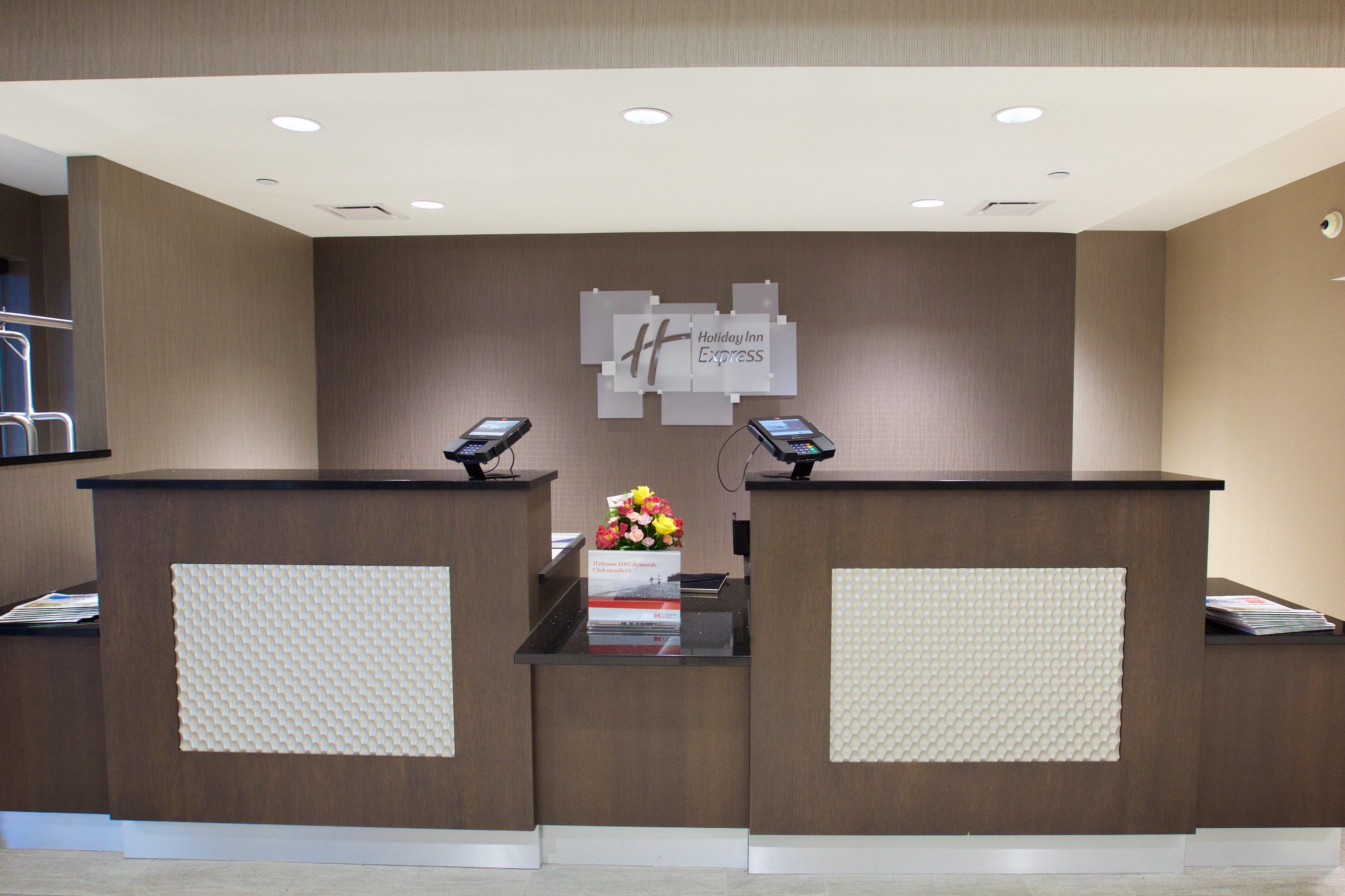 Holiday Inn Express Fargo Sw I94 Medical Center, An Ihg Hotel Exterior foto