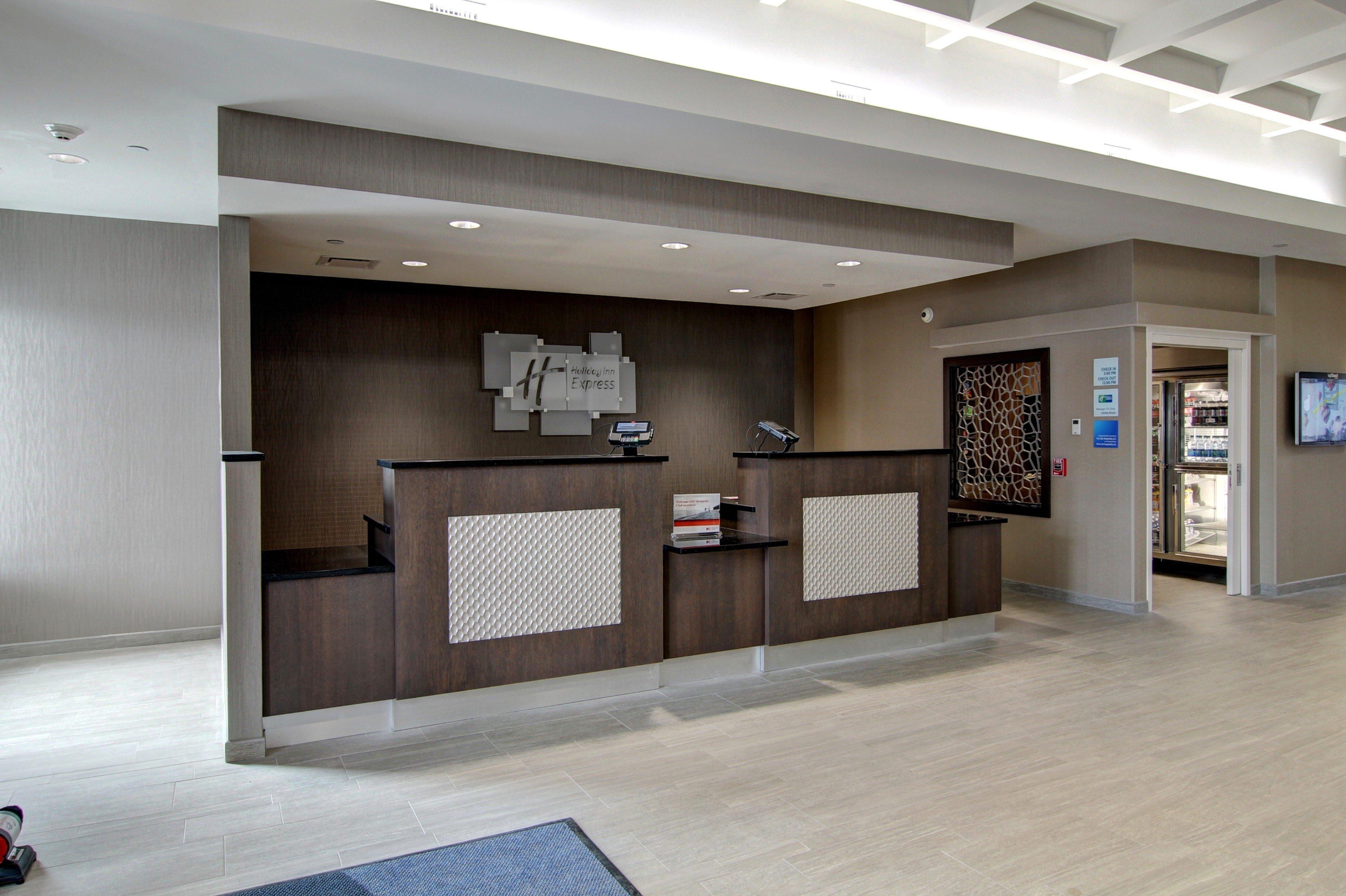 Holiday Inn Express Fargo Sw I94 Medical Center, An Ihg Hotel Exterior foto